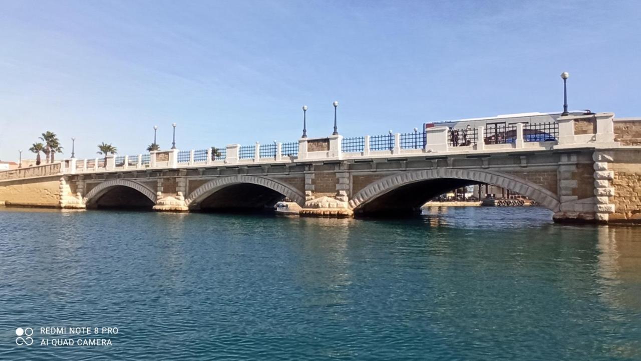Al Molo Sant'Eligio Hotell Taranto Eksteriør bilde